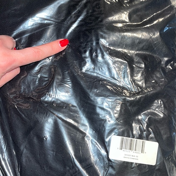 NWT Frankies Bikinis Bennie Oversized Crewneck 🖤 - Picture 4 of 5